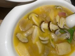 竹荪烩松茸-渝信川菜(西单店)