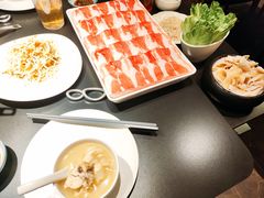-鲜入唯煮·港式海鲜牛肉火锅(金宝街店)