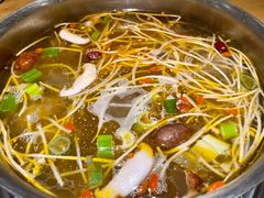 酸萝卜鸭架汤-守柴炉烤鸭(科华中路王府井店)