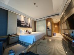 -苏州金鸡湖中茵皇冠假日酒店