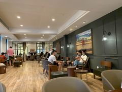 大堂-星巴克臻选(广州沙面店)