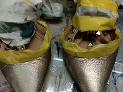 -京伟修鞋洗鞋奢侈品皮具护理店