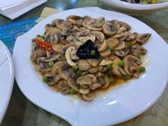 蘑菇炒豌豆-洪泽老鱼馆(清浦店)