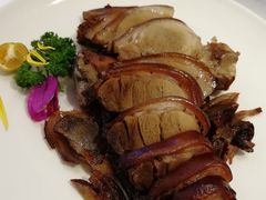 本店看家肘子-京味民福烤鸭店(建设四马路店)