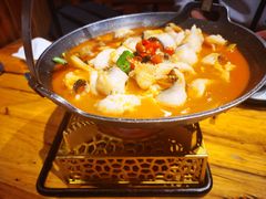 思茅酸汤鱼片-老滇山寨•云南特色菜•地方菜•民族风情歌舞表演(金碧店)