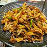 日坛北路附近的同和局，有两层，楼下空间很大