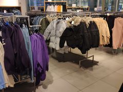 -H&M(鹏欣水游城店)