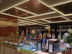 自助取餐区-大中华希尔顿酒店-念自助餐·嗨啤·小龙虾