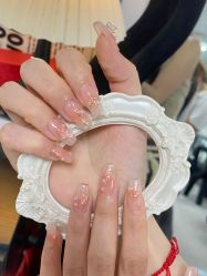 -芊屿芊浔美甲