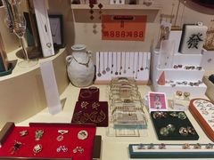-LADY FAFA(巨鹿路陕西南路路口店)