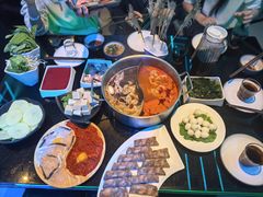 -唯爱KTV聚会餐厅(仙林东城汇店)