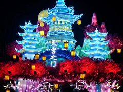 -淄博花灯齐彩城