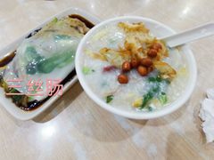艇仔粥-银记肠粉店(市二宫店)