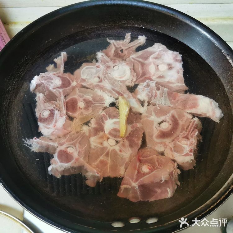 大火煮开后转小火慢炖1小时，炖好的样子如图5所示