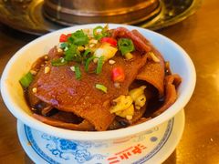 土冒培根-炉小二铜锅牛蛙•川湘菜(三里屯店)