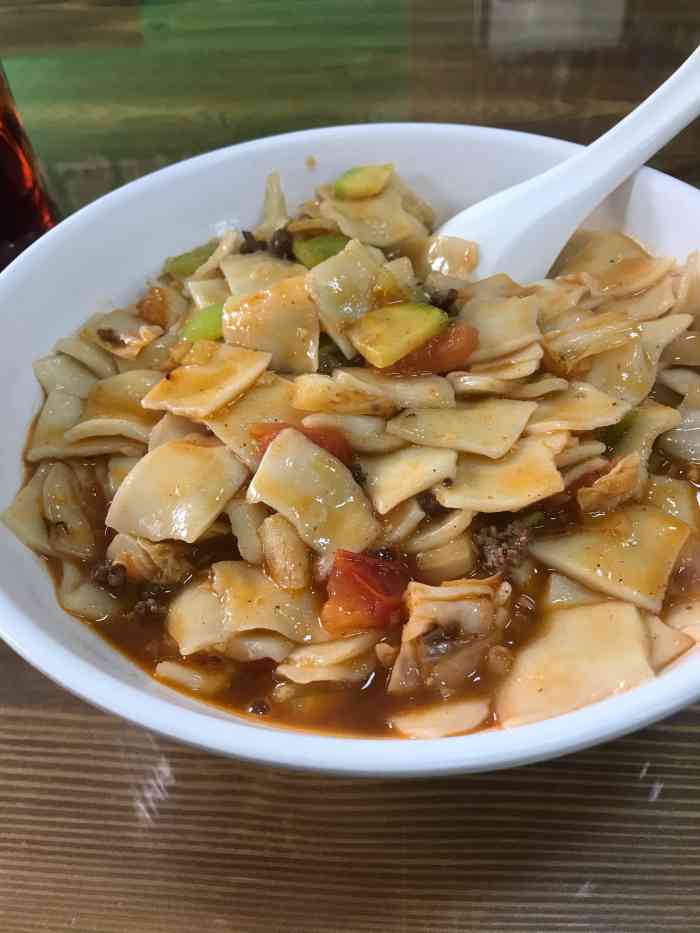 蓋澆飯什麼的量也很大很牛少爺牛肉炒麵片(武威皇家店)牛肉炒炮仗面