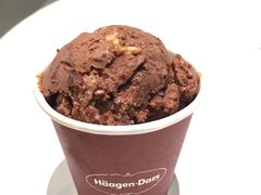 浓醇黑巧克力焦糖扁桃-哈根达斯(城西银泰店)