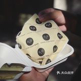 大口咀嚼，肌理之純粹。舌尖流連，和牛之甘美。