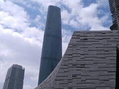 蓝天与建筑-广州图书馆