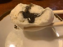 黑芝麻流沙包-火齐潮汕砂锅粥(五道口店)