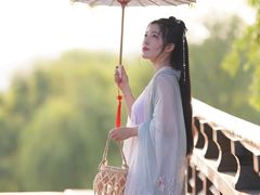 -云锦汉服馆·古典妆造摄影(唐城店)
