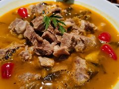 老坛酸菜牛肉-荣公子创意菜