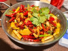 -曼听小寨海鲜烧烤·大连辣炒大王(盖州街店)