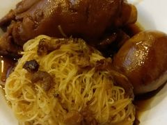 豬腳面線-阿水狮猪脚大王(台中公园店)