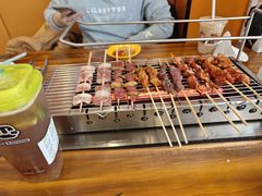 -哈尔滨小酒馆·鲜肉现穿自助烧烤(康新花园店)