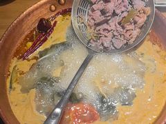 -洱火云南酸菜牛肉火锅(石景山当代商城店)