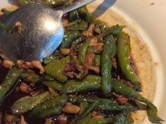 -阿瓦山寨·湘菜现炒·剁椒鱼头王(咸阳总店)