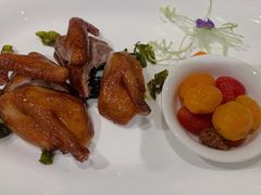 玫瑰乳鸽拼华梅圣女果-红棉中餐厅·广州海航威斯汀酒店