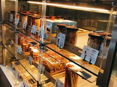 面包甜点陈列柜-花园饼屋·吐司蛋糕面包(星海店)