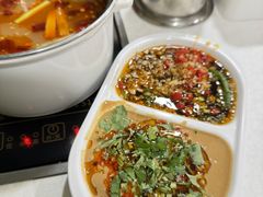 -百品聚旋转火锅(万德庄店)