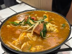 招牌炸酱加鱼豆腐鸡柳-肥汁米蘭香港米线(长宁来福士店)