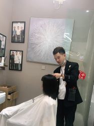 点击看大图 -首脑美发沙龙