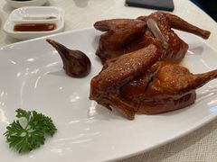 脆皮烧乳鸽-御宝轩(益丰·外滩源店)