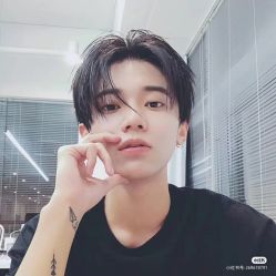 -时尚殿堂明星门店