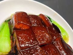 -鞍山大白鲨美食酒店