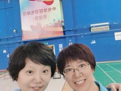 -中地华冠羽毛球俱乐部