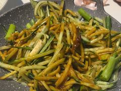 -嗨辣小聚·盘锦河蟹·海鲜烧烤龙虾(盘锦十年好店)