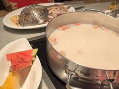 -尚尚仙·酸汤猪手·猪肚鸡火锅(华联万柳购物中心店)