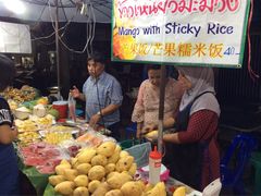 -芒果糯米饭摊子