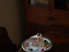 当季鲜草莓蛋糕-懒鱼时光馆(沙坪坝店)