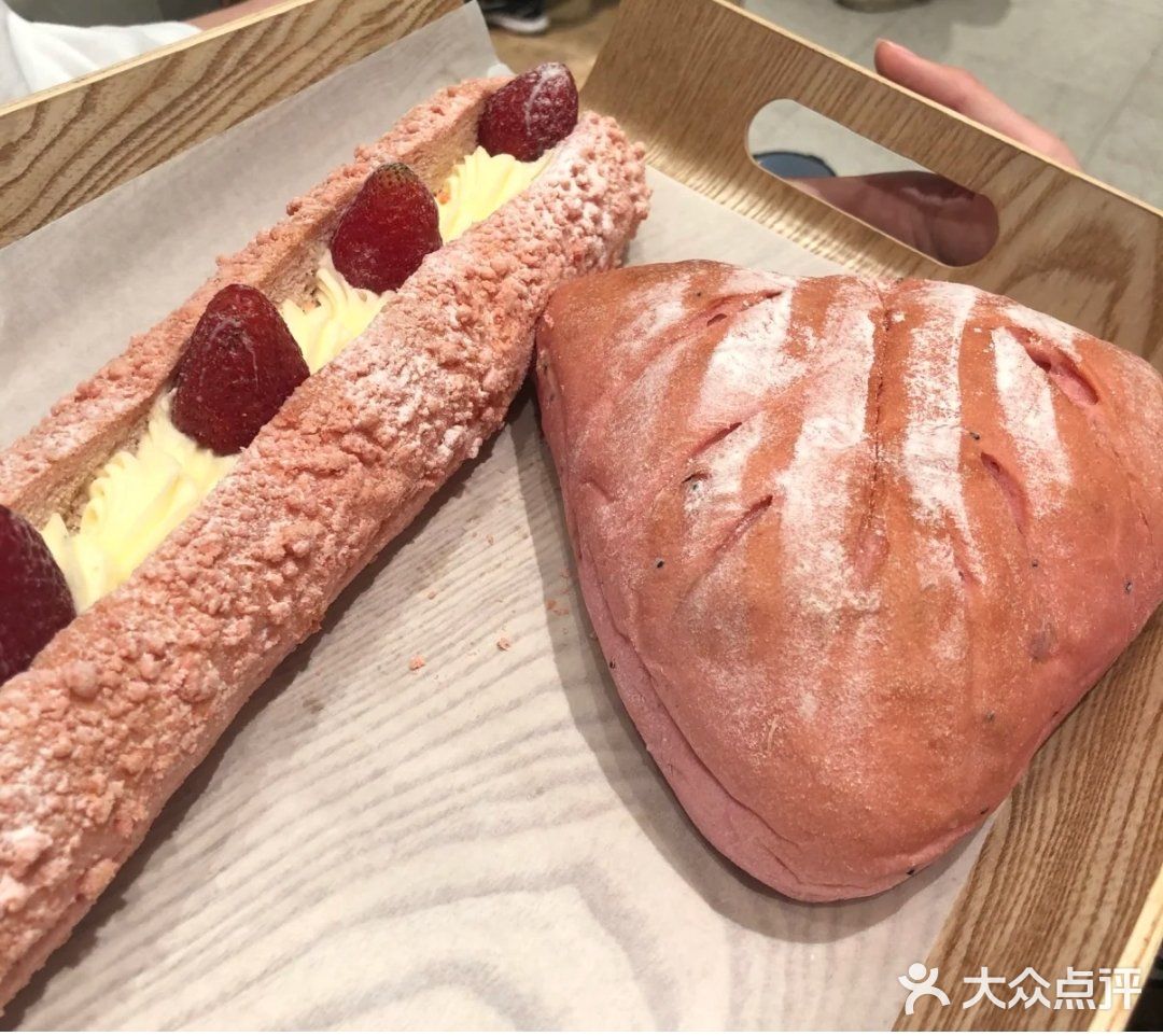 爱吃欧包爱喝茶