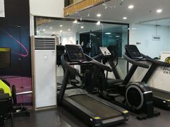 -思迈威健身(积玉桥万达店)