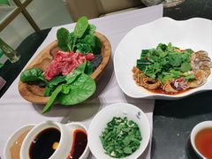 -红鼎豆捞·非遗鲍皇汤火锅(宝丰路店)