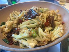 -八府香鸭·啫啫煲(华山路店)