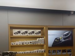 -DJI大疆(深圳华强北曼哈授权体验店)