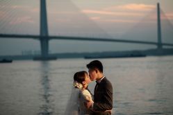 -雪中彩影婚纱摄影·微光艺术中心